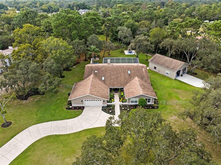 Property Photo: 1475 Glenridge Drive FL 34609