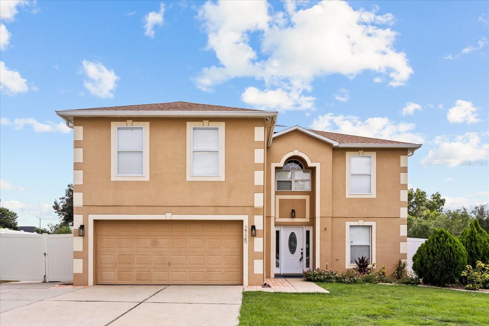 Property Photo:  2725 White Magnolia Loop  FL 34711 