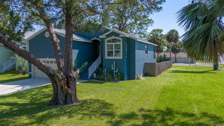 Property Photo: 5352 Cotee River Drive FL 34652