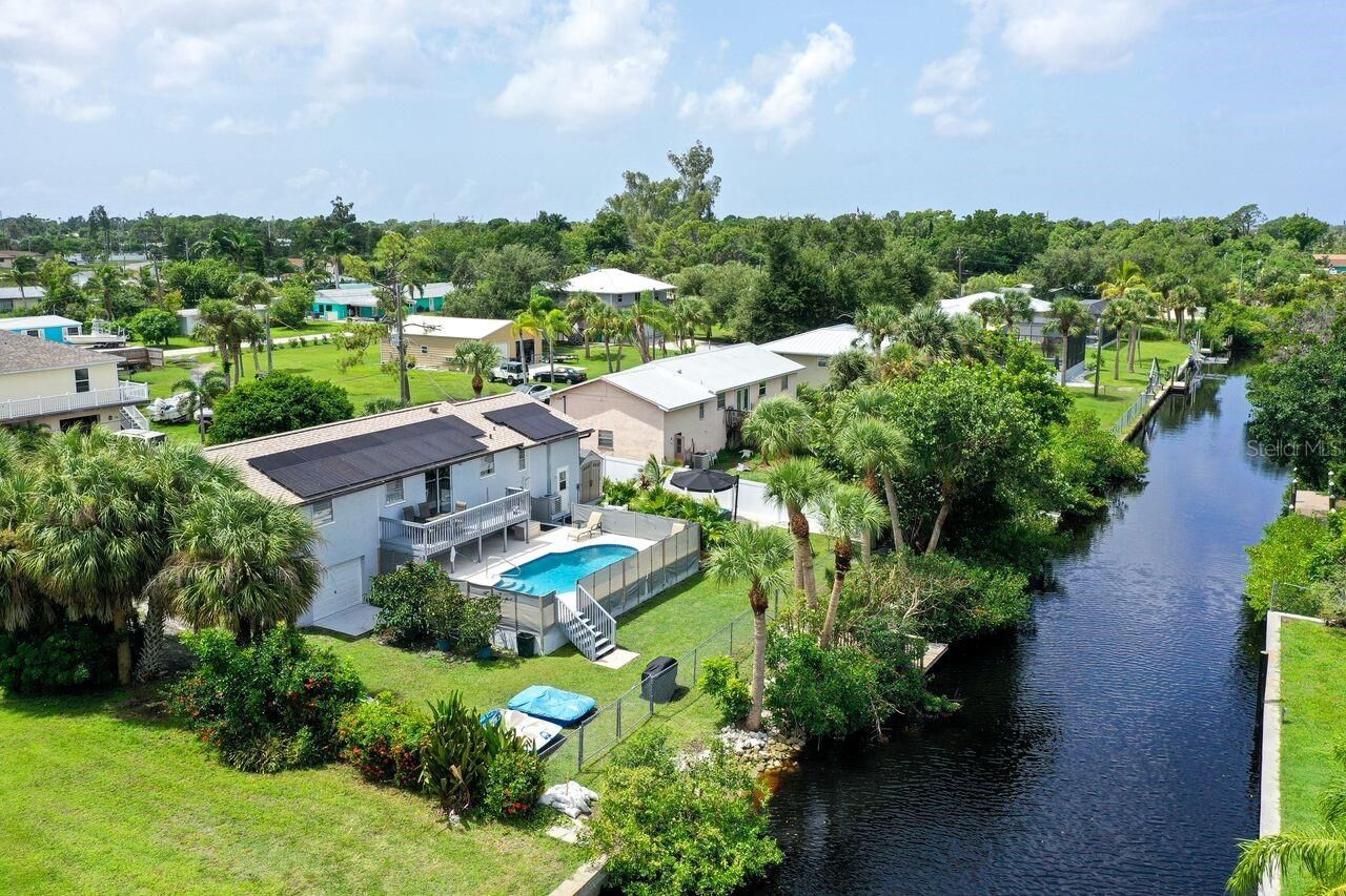 Property Photo: 6 Cove Lane FL 34223