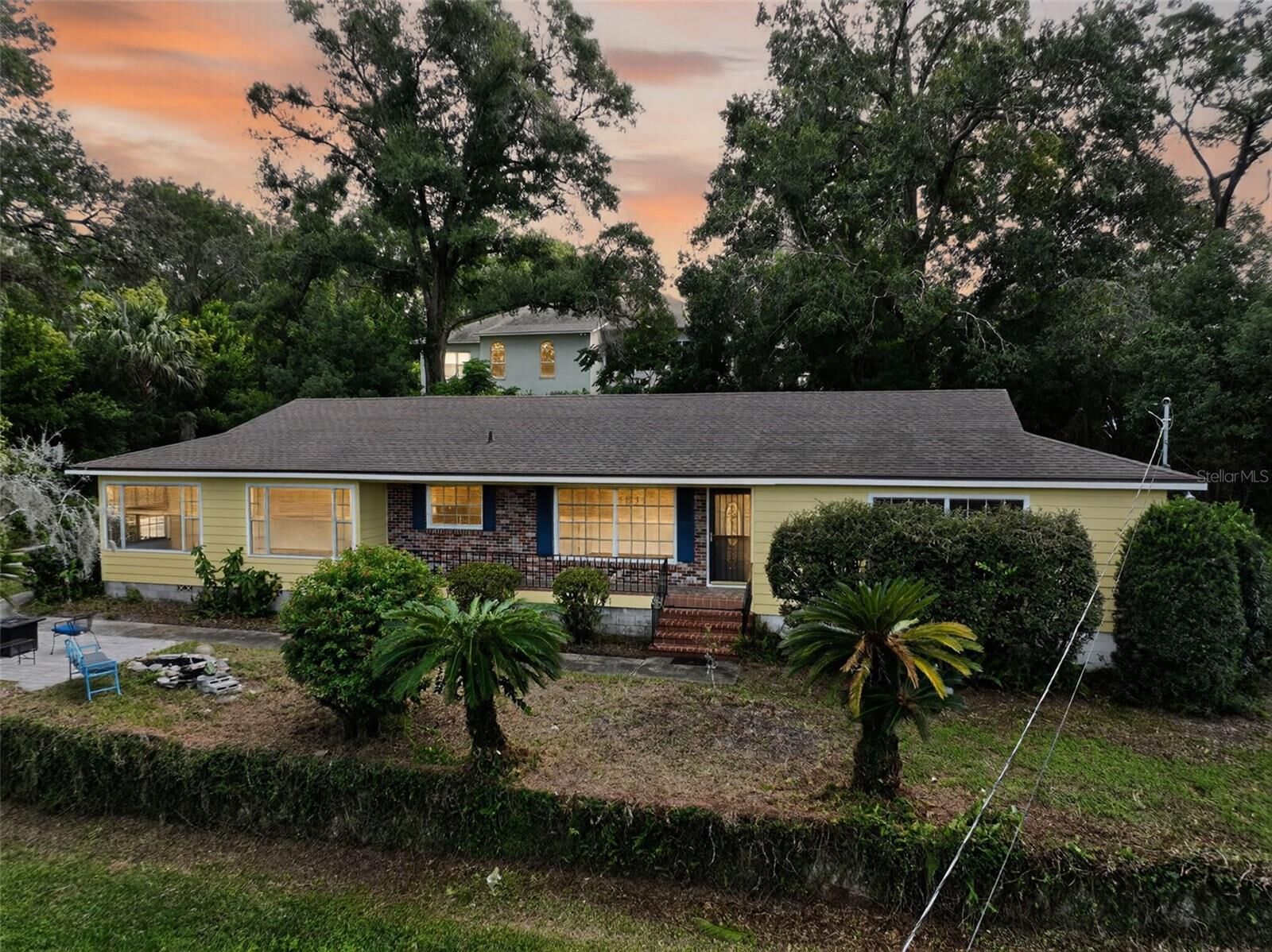 Property Photo:  714 Kay Court  FL 32757