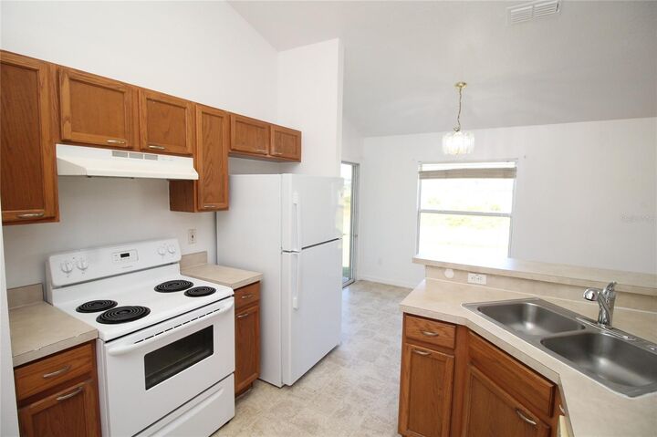 Property Photo: 439 Gentle Breeze Drive FL 34715
