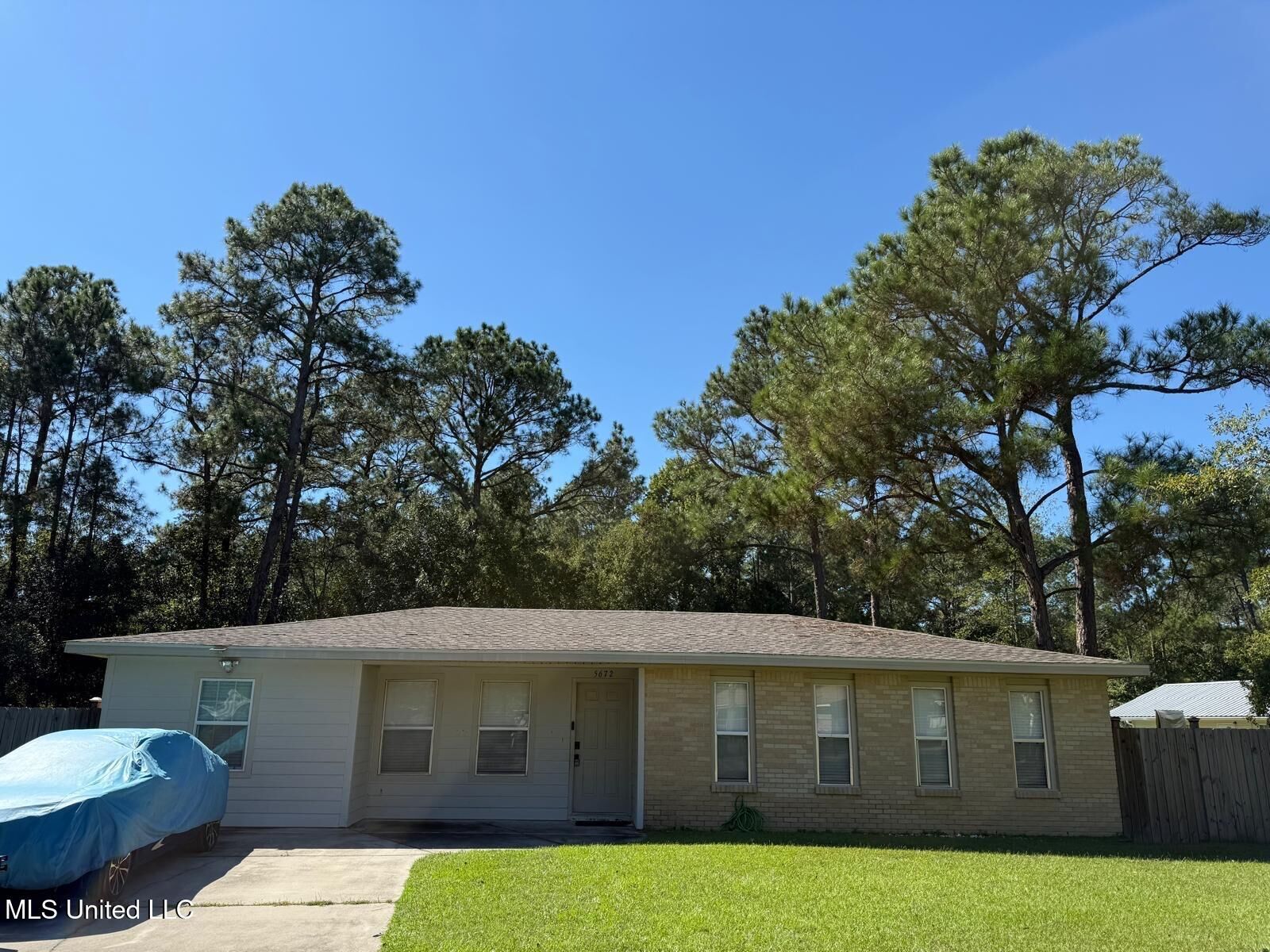 Property Photo: 5672 Woodstock Court MS 39553