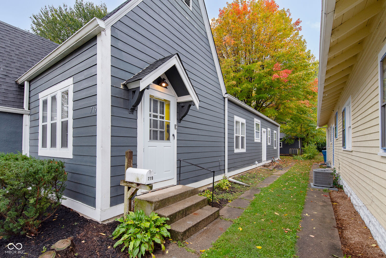 Property Photo: 719 E 53rd Street IN 46220