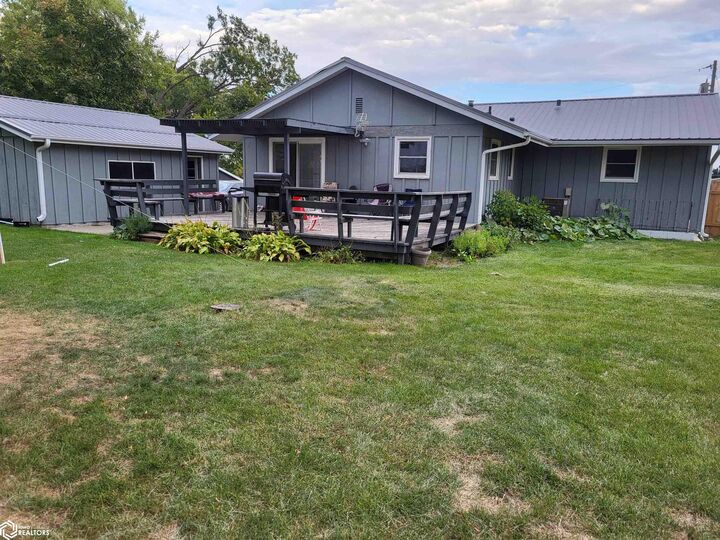 Property Photo:  1407 S 2nd Street  IA 50158