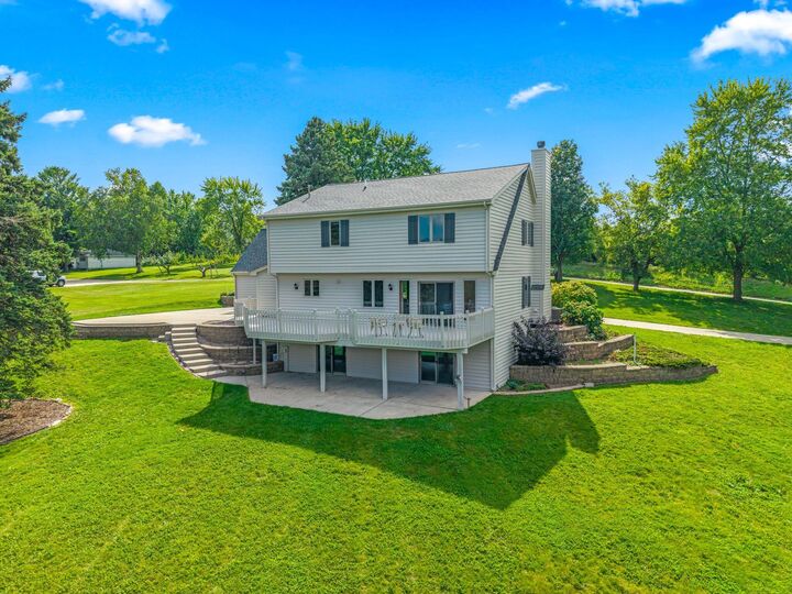 Property Photo:  W259n6154 Mary Hill Rd  WI 53089 