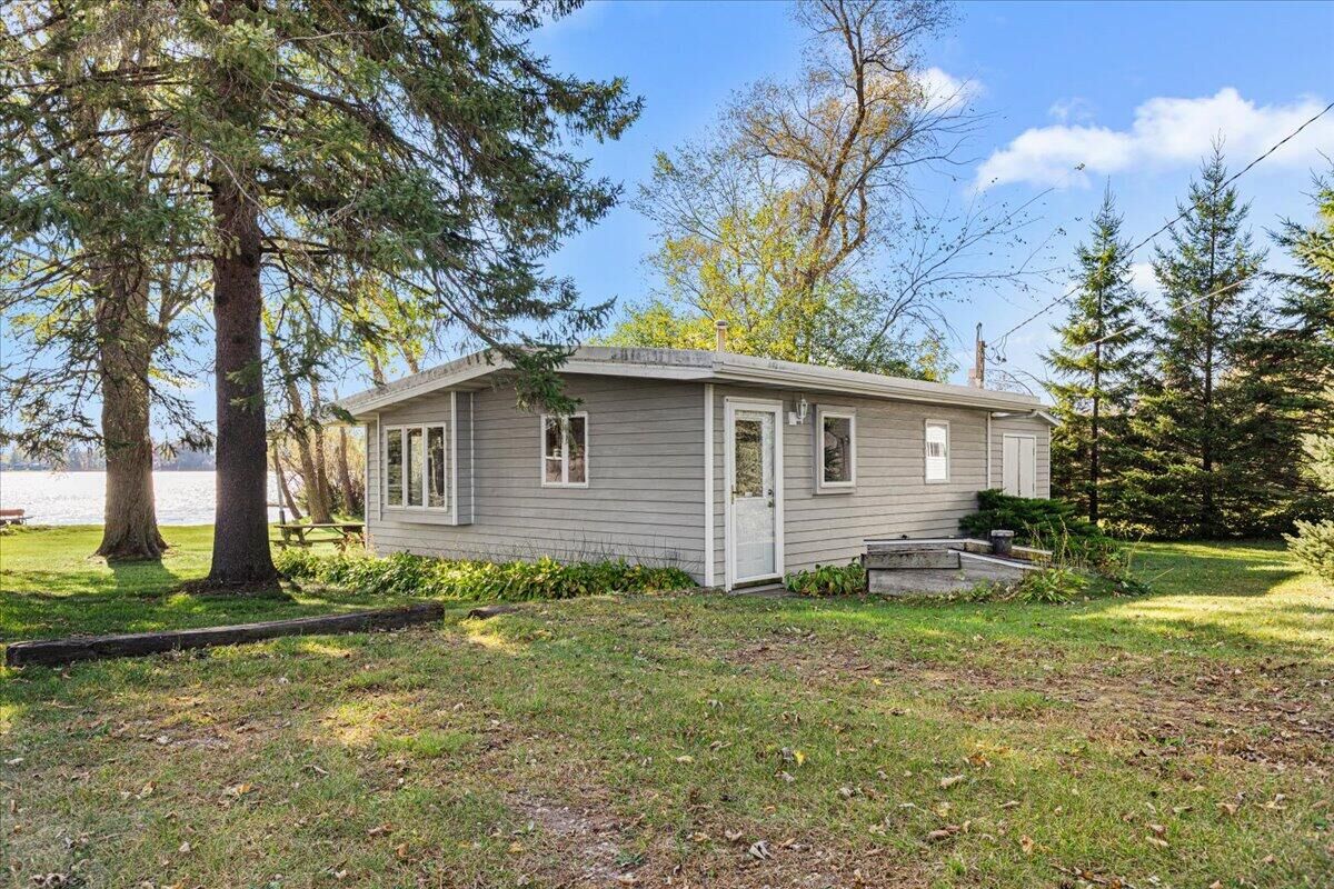 Property Photo: W1074 County Road F - WI 53010