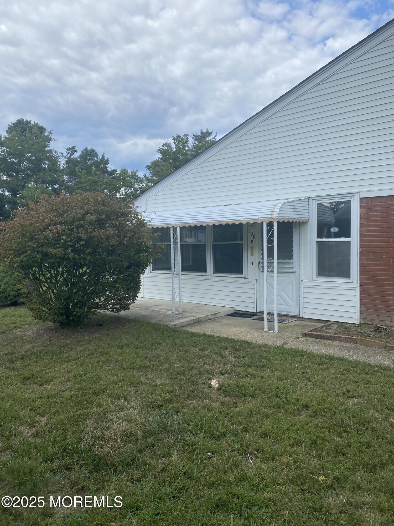 Property Photo:  106 Hope Road  NJ 08759 