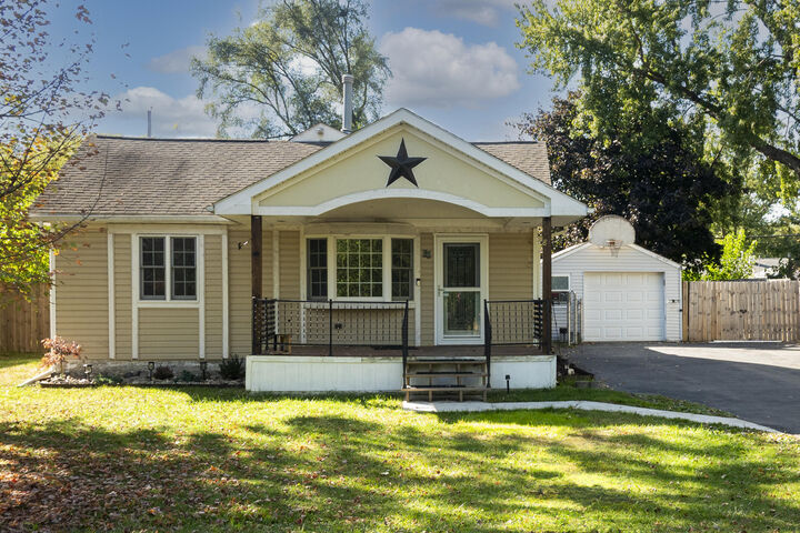 85 Doremus Avenue  Waterford MI 48328 photo