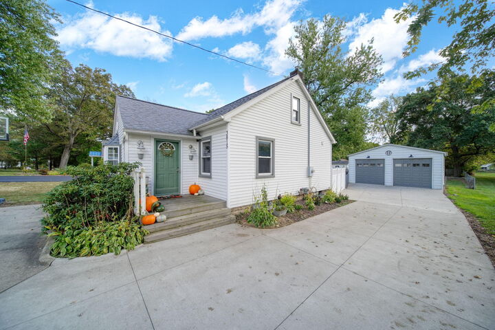 Property Photo: 3815 Seymour Road MI 49201