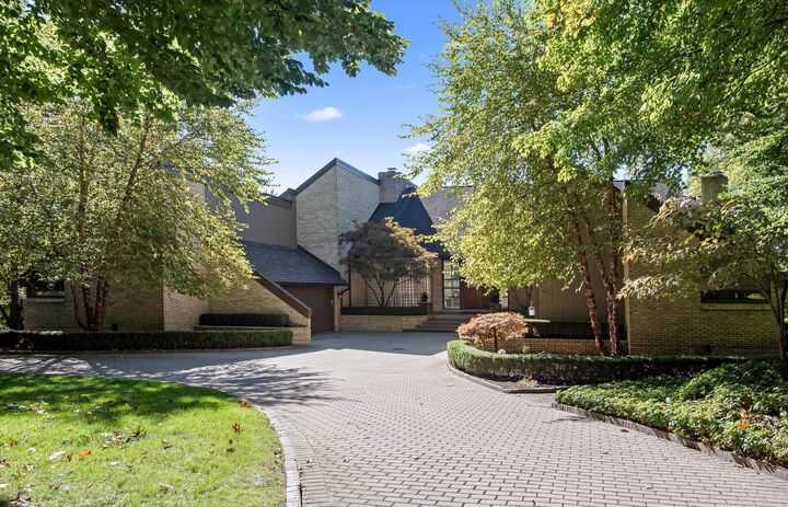 Property Photo: 1735 Heron Ridge Drive MI 48302