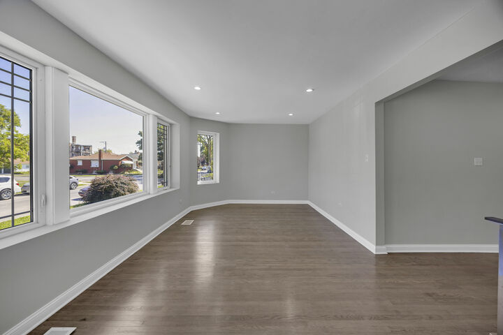 Property Photo: 10152 S Calumet Avenue IL 60628