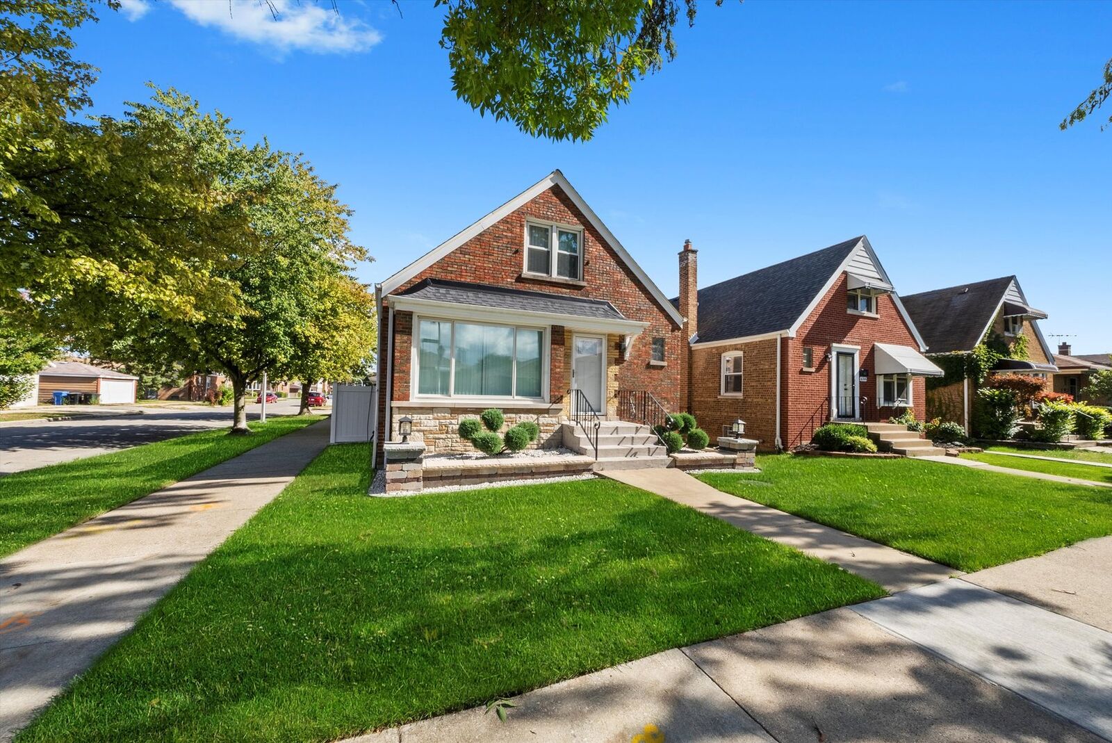 Property Photo: 6201 S Meade Avenue IL 60638