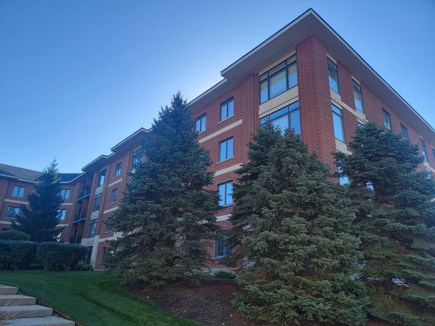 Property Photo: 855 E 22nd Street 416 IL 60148