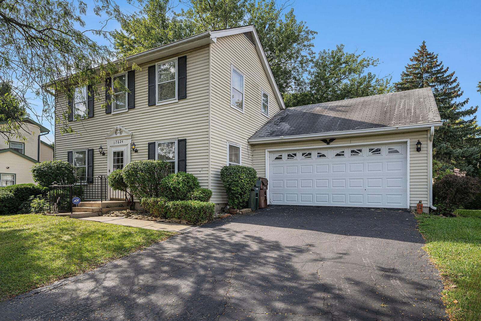 Property Photo: 17624 Chestnut Avenue IL 60478