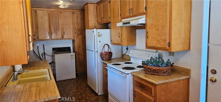 Property Photo:  2363 W Oakland Avenue  CA 92545 