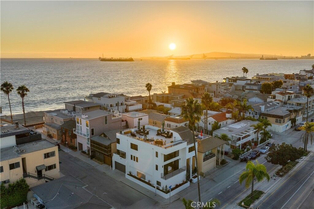 Property Photo: 6824 E Ocean Boulevard CA 90803