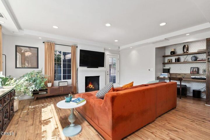 Property Photo: 3847 Sunbeam Drive CA 90065