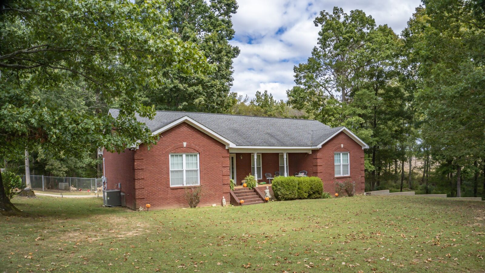 Property Photo:  979 Stateline Rd  TN 38457 