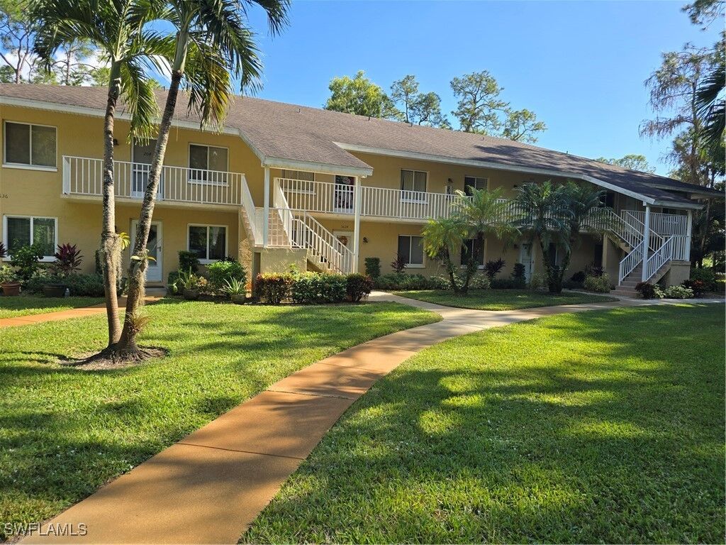 Property Photo:  5622 Woodmere Lake Circle B102  FL 34112 