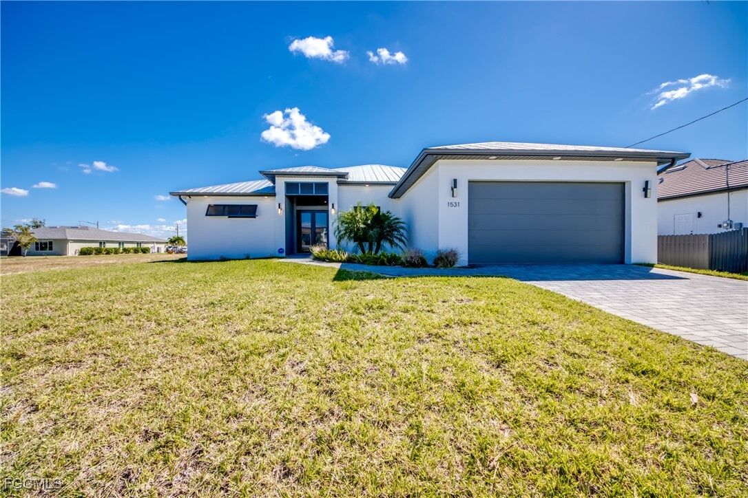 Property Photo:  1531 NW 40th Place  FL 33993