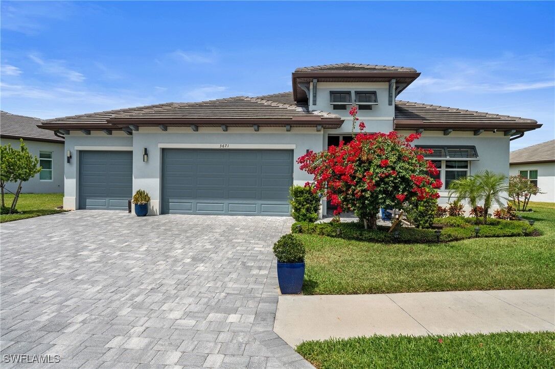 Property Photo: 3671 Sapphire Cove Circle FL 34114
