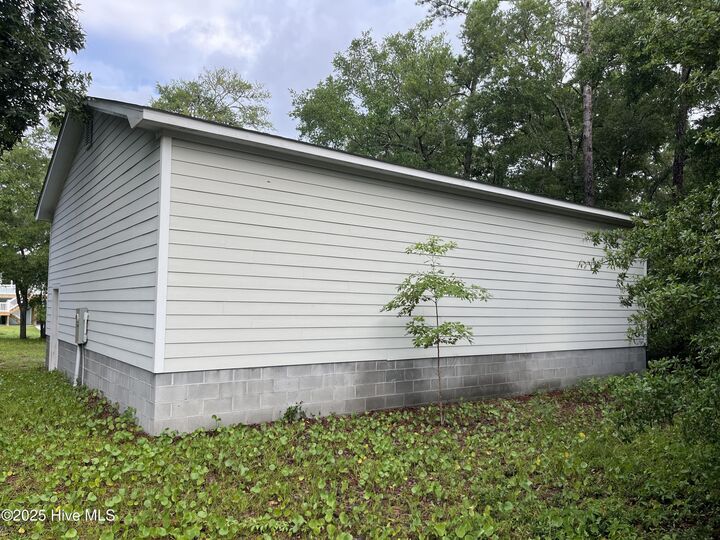 Property Photo:  132 NW 18th Street  NC 28465 