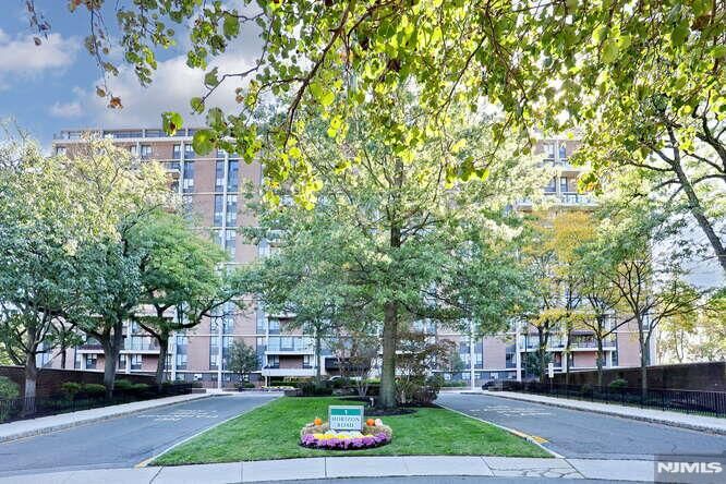 Property Photo:  1 Horizon Road 1426  NJ 07024 