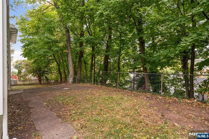 Property Photo:  402 Morse Avenue  NJ 07657 