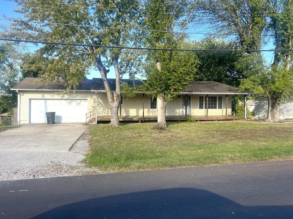 Property Photo:  1307 Springhill  MO 64601 