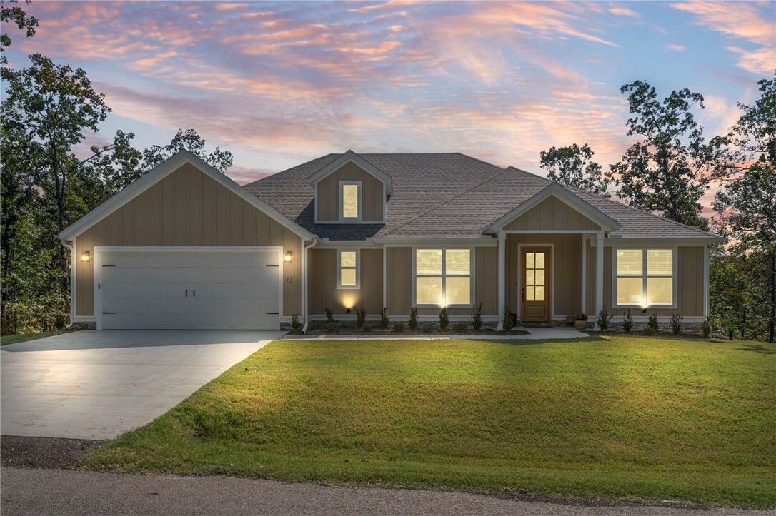 Property Photo: 13 Berkshire Drive AR 72714