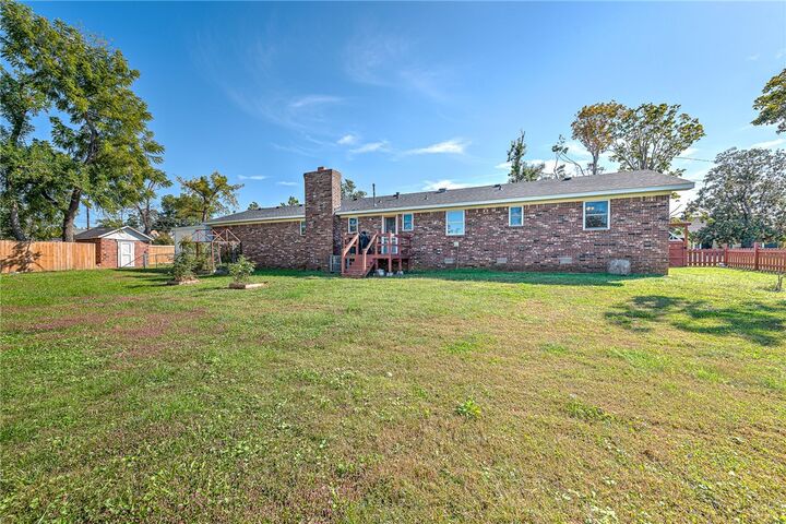 Property Photo: 515 W Pine Street AR 72756