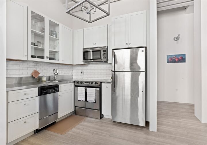 Property Photo: 320 W 2nd St 401 MA 02127