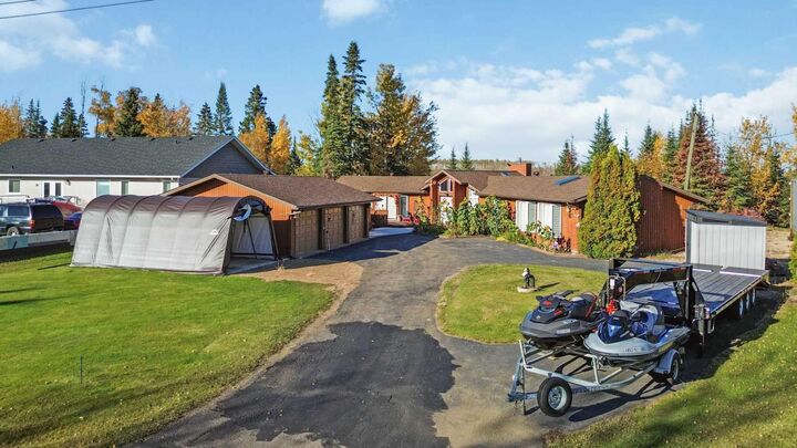 Property Photo: 39 Poplar Crescent AB T9H 0L2