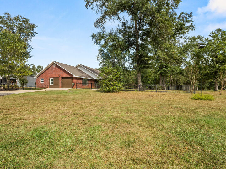 Property Photo: 426 R Addison Rd LA 71403