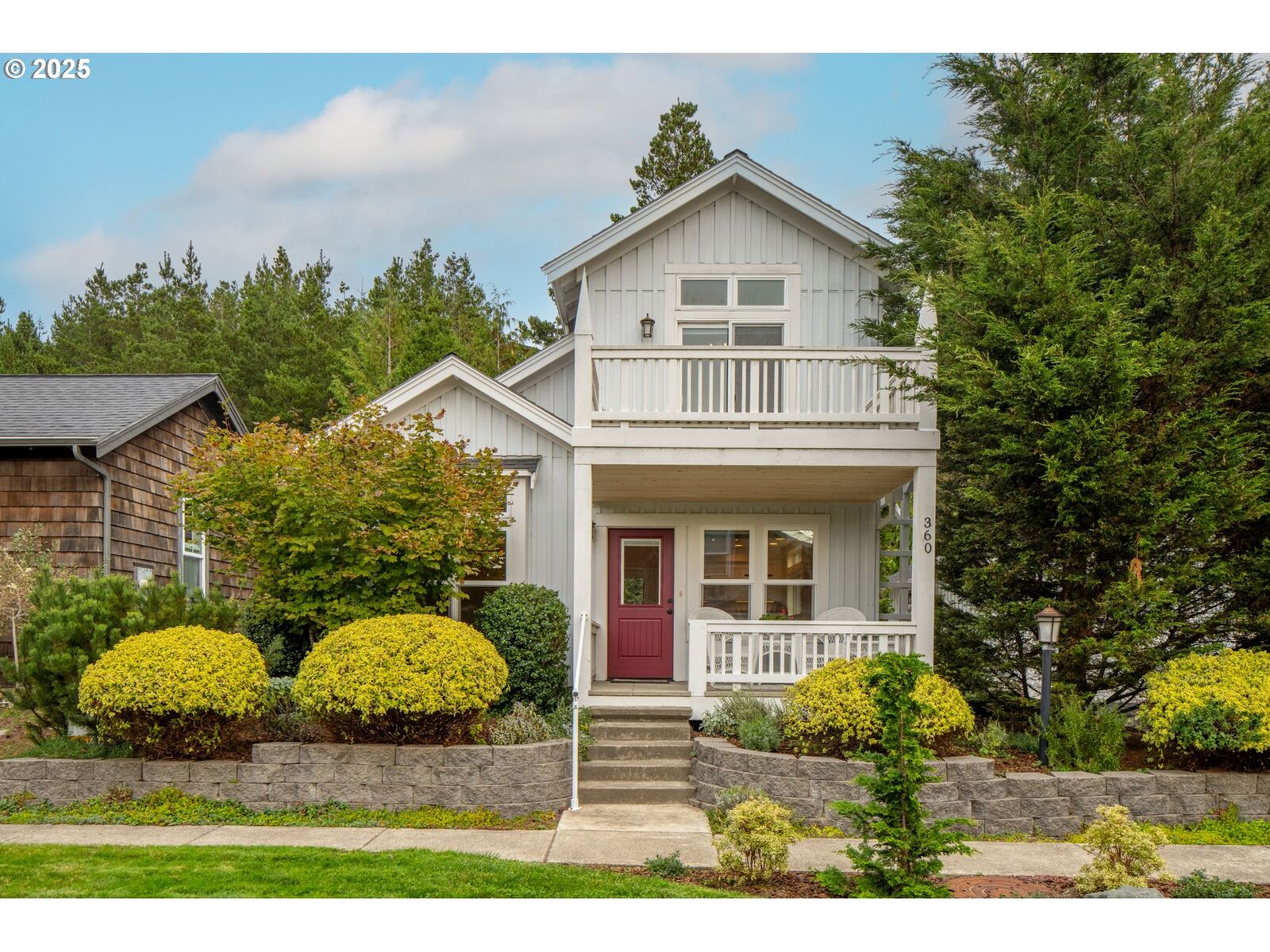 Property Photo:  360 Jackson Way  OR 97130