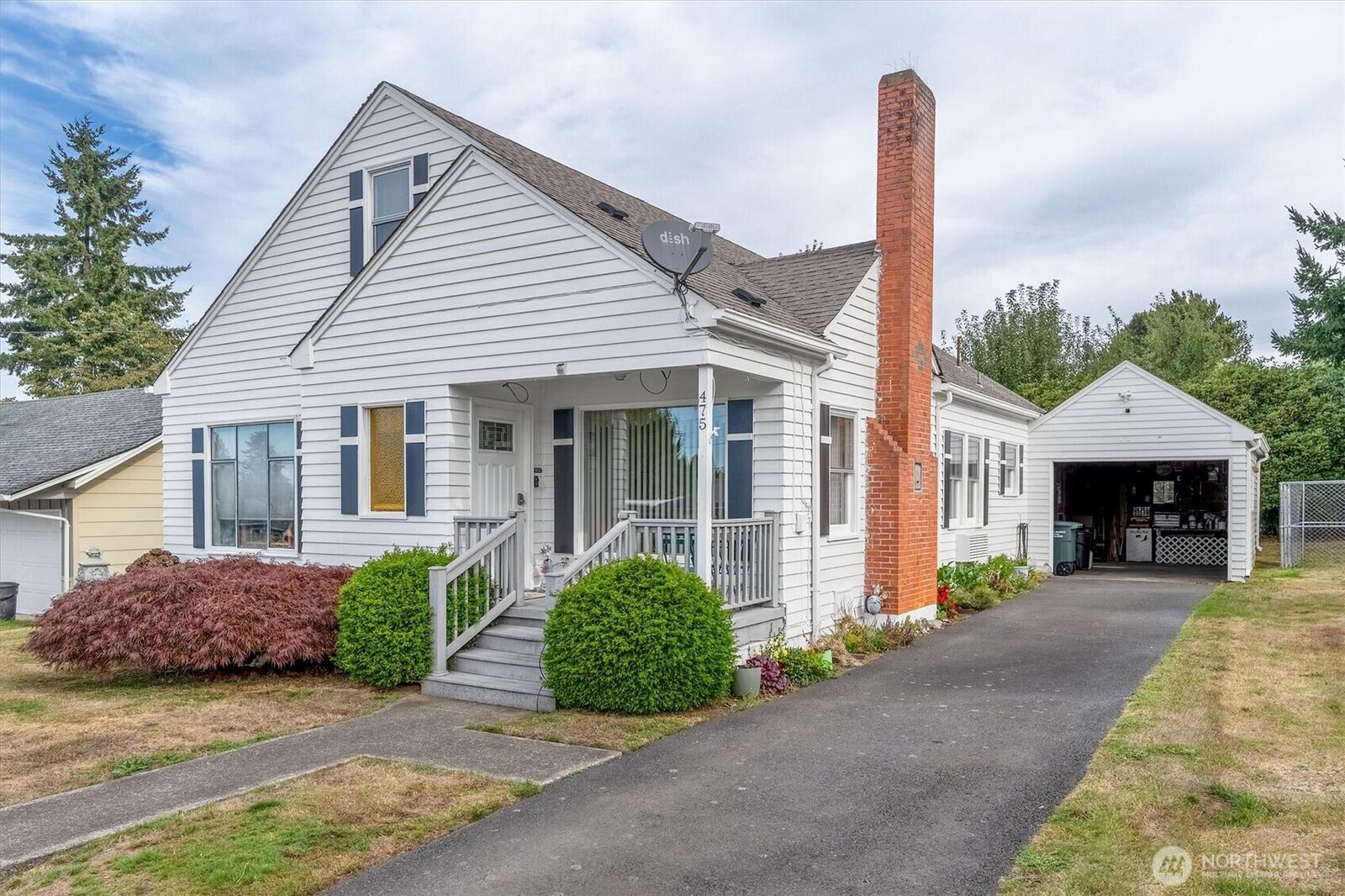 Property Photo: 475 S 2nd Street WA 98612