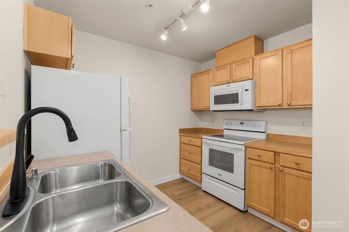 Property Photo: 6409 Hazel Lane SE H WA 98092