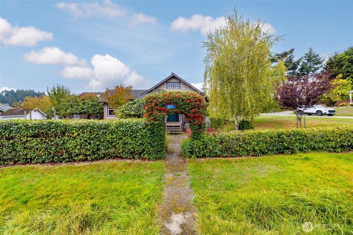 Property Photo: 401 NE 9th Street WA 98239