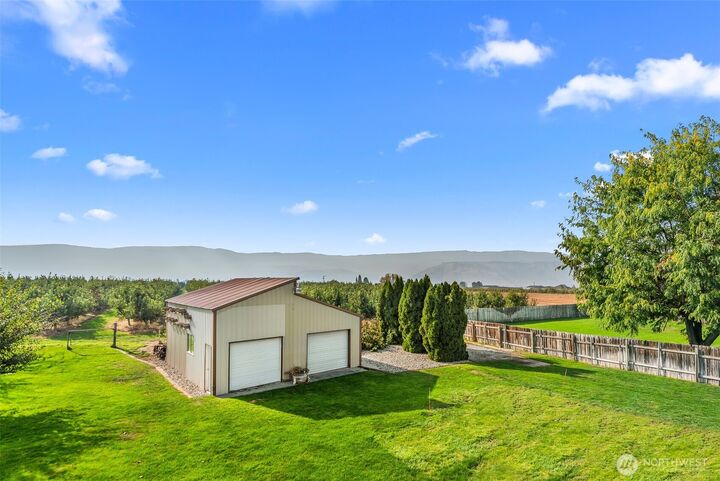 Property Photo: 2938 Airway Street SE WA 98802