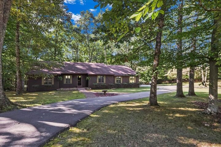 Property Photo: 231 Scottsborough Circle KY 42103