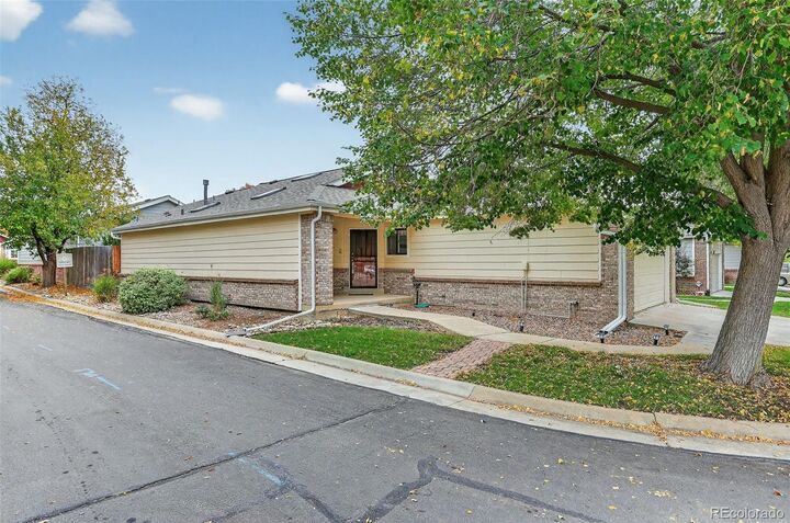 Property Photo:  8040 E Dartmouth Avenue 16  CO 80231 