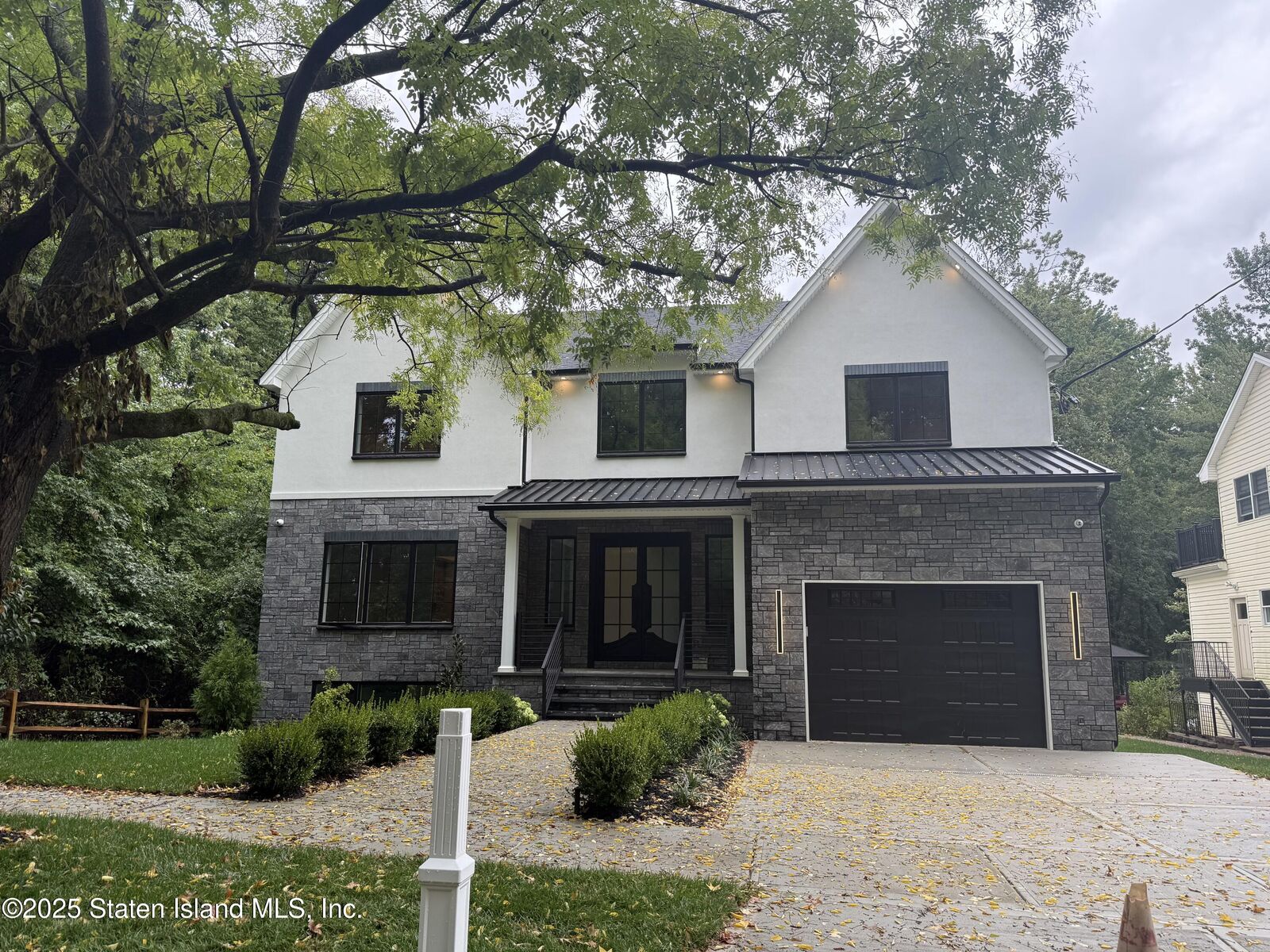 Property Photo: 171 Androvette Avenue NY 10312