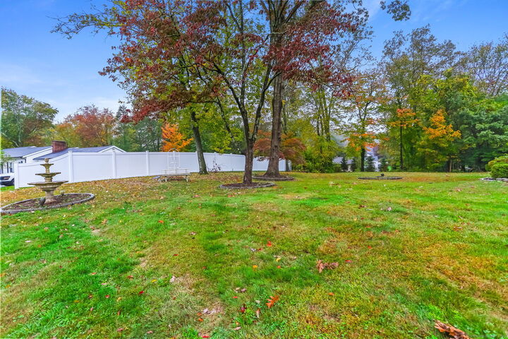 Property Photo:  38 Smith Place  CT 06611