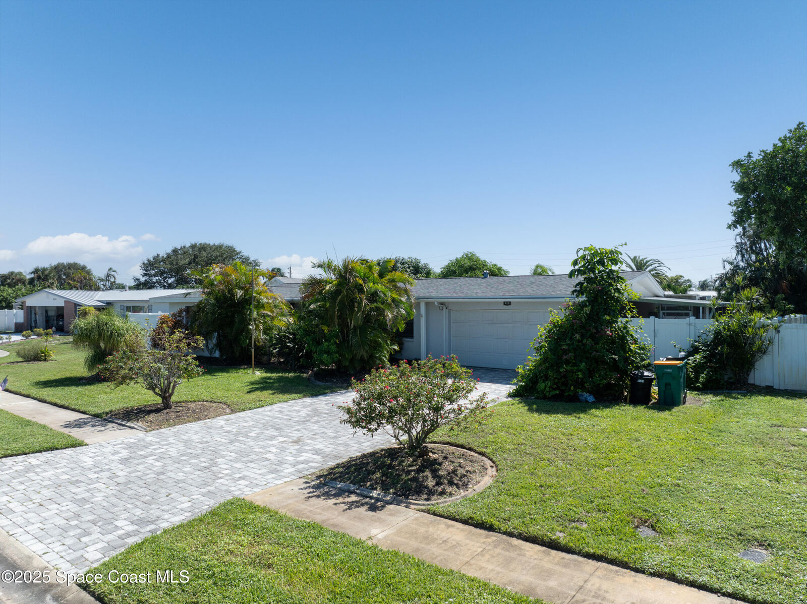 Property Photo: 410 Finch Drive FL 32937