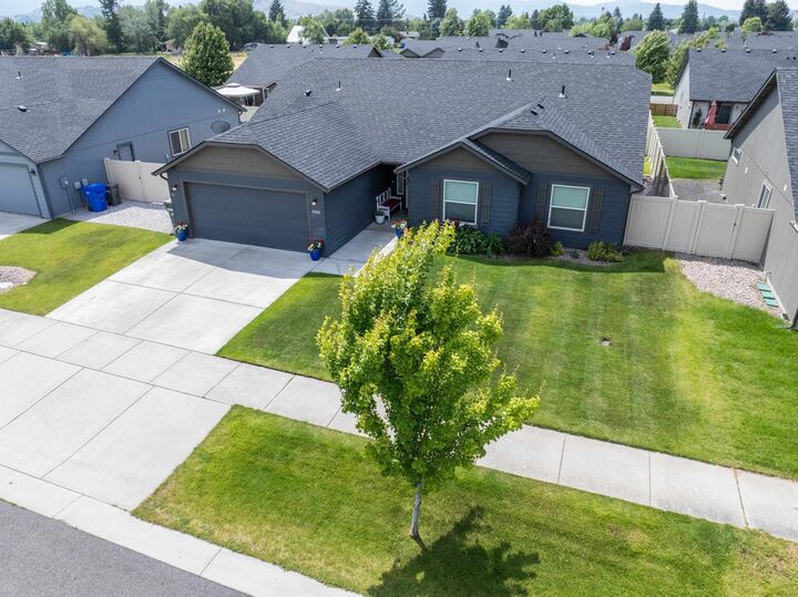 Property Photo: 19018 E Fairview Ave WA 99027