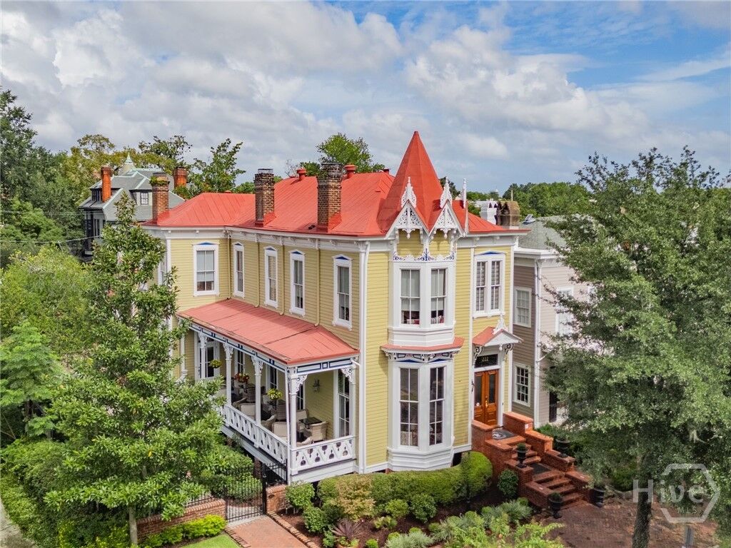 Property Photo:  222 E Gwinnett Street  GA 31401 