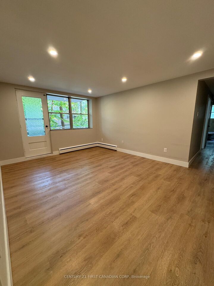 Property Photo:  75 High Street 323  ON N6C 4J8 