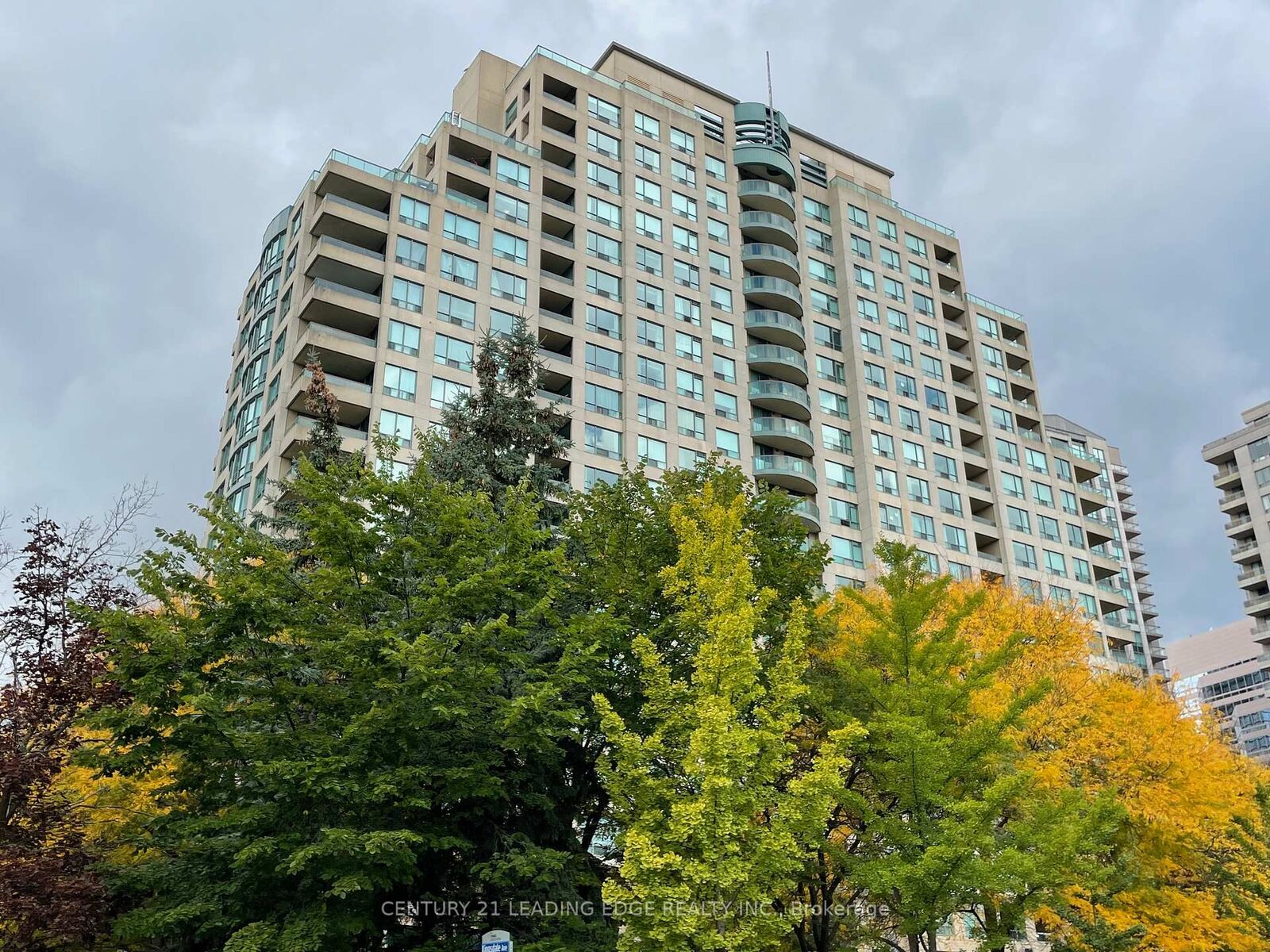 Property Photo:  238 Doris Avenue 1801  ON M2N 6W1