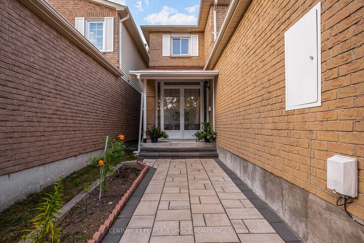 Photo de la propriété: 36 Ponymill Drive ON M1V 2Y1